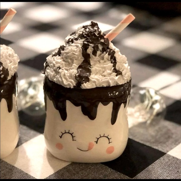 Faux Whipped Mug Topper with drizzling chocolate - Picture 2 of 4